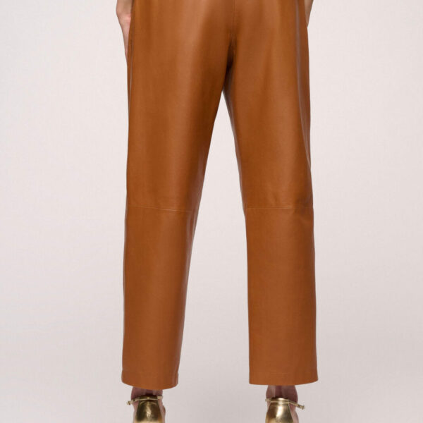 Skórzane spodnie AZIONE Luisa Spagnoli w nowoczesnym kroju