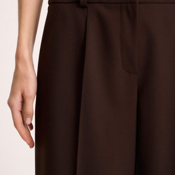 Spodnie o eleganckim, luźnym kroju