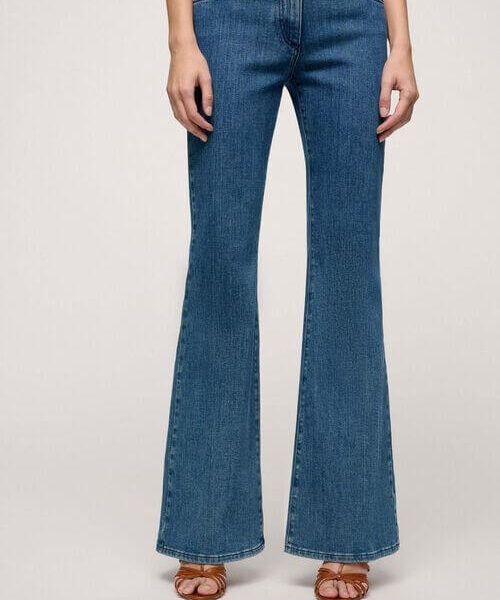 Jeansy z rozszerzonymi nogawkami, wysokim stanem