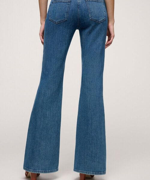 Niebieskie dżinsy marki Luisa Spagnoli, model dzwony