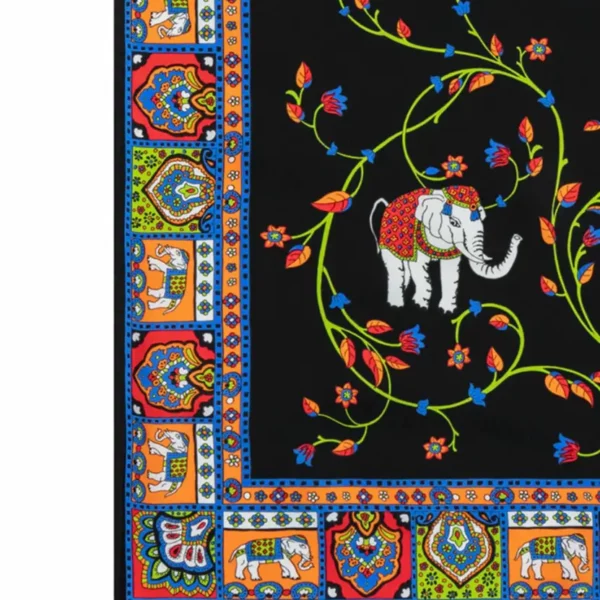 Jedwabna apaszka z intensywnymi kolorami i wzorem słoników, dodająca elegancji i energii każdej stylizacji.