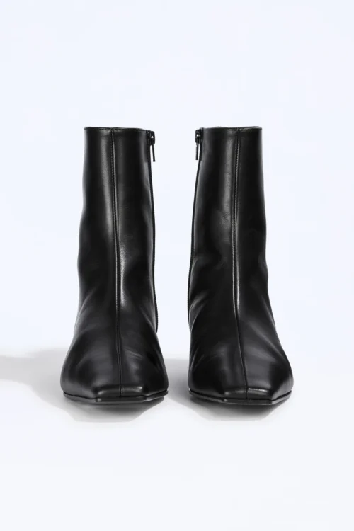 Botki Liviana Conti na niskim obcasie ze skóry cielęcej