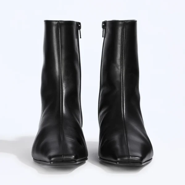 Botki Liviana Conti na niskim obcasie ze skóry cielęcej