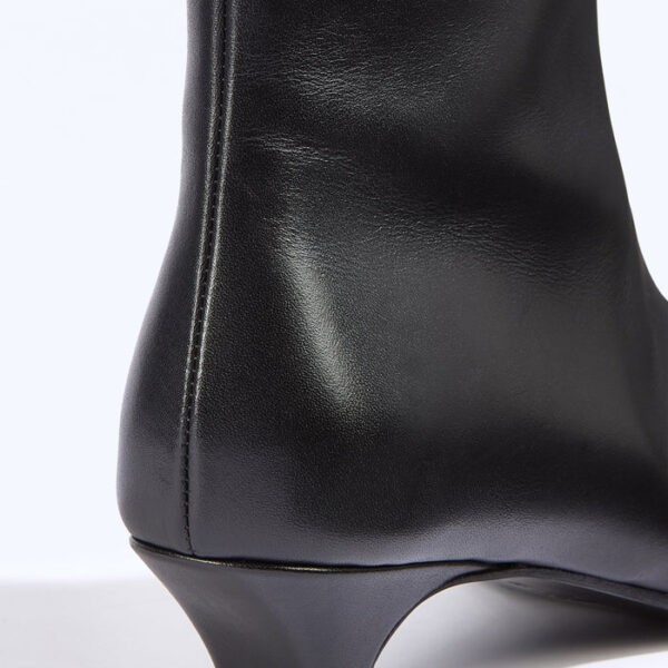 Botki Liviana Conti na niskim obcasie ze skóry cielęcej