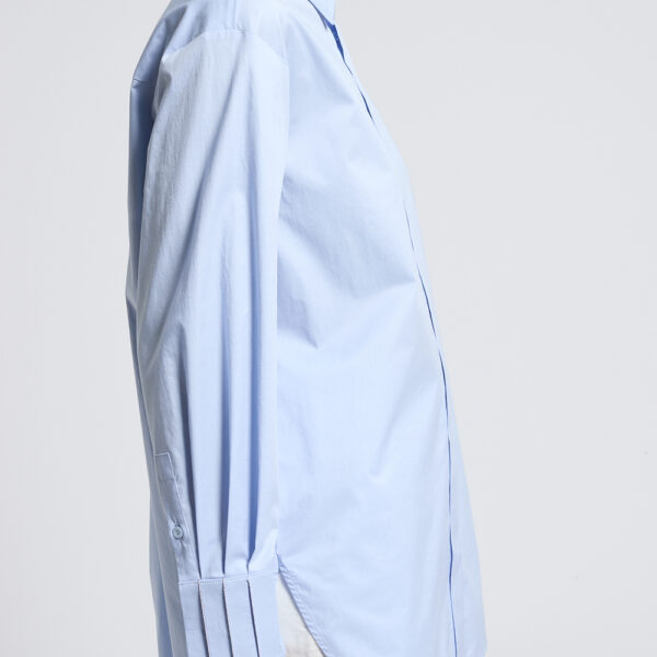 Koszula błękitna Peserico ze zdobionymi rękawami