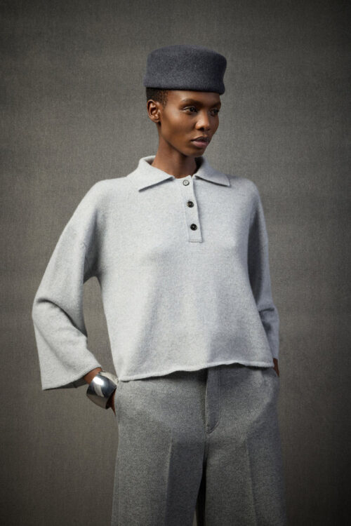 Sweter z jedwabiu i kaszmiru z kołnierzykiem