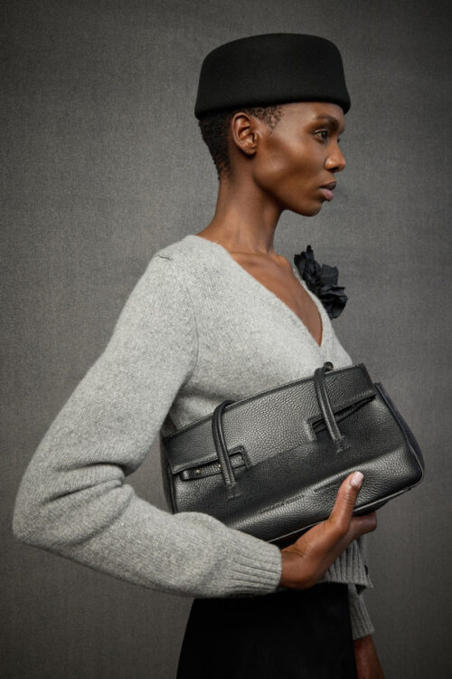 szary kardigan z różą Liviana Conti